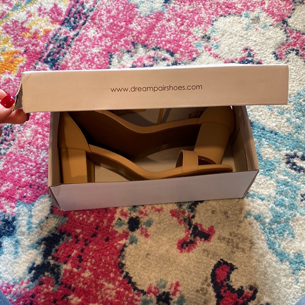 Nude heels size 7 wide